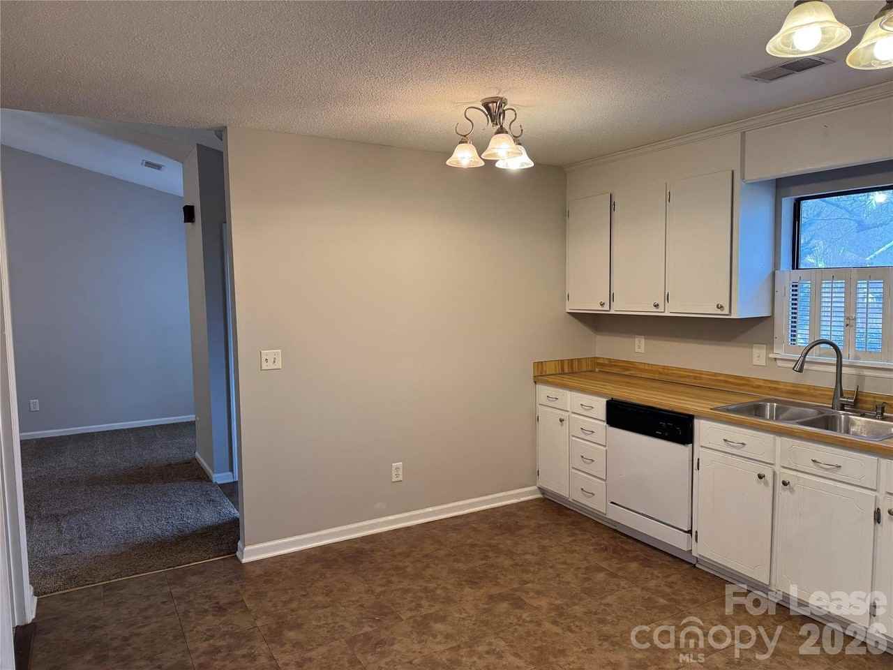 10212 Invershiel Ct - Photo 5 of 13