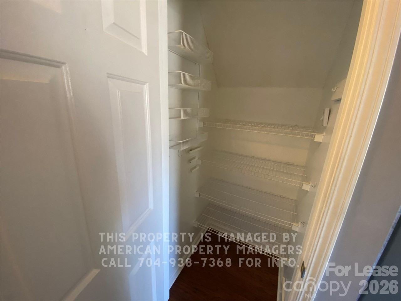 1271 Midlake Rd - Photo 5 of 15