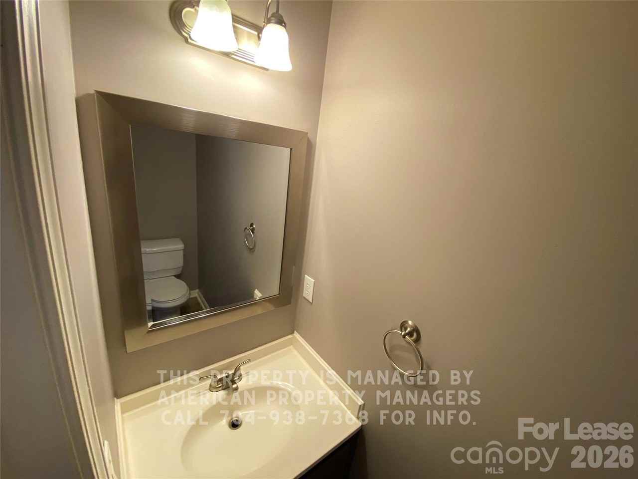 1271 Midlake Rd - Photo 6 of 15