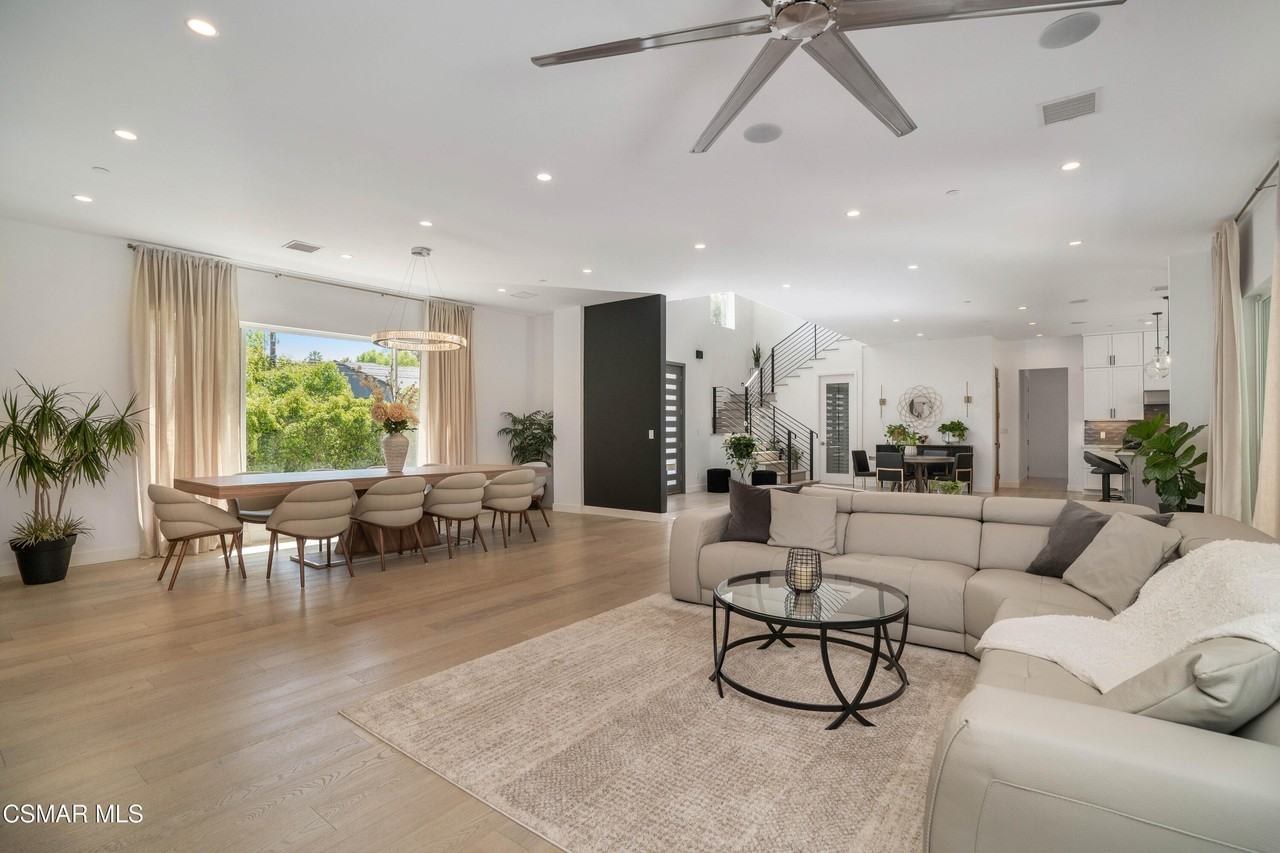 19067 Sprague St - Photo 2 of 28