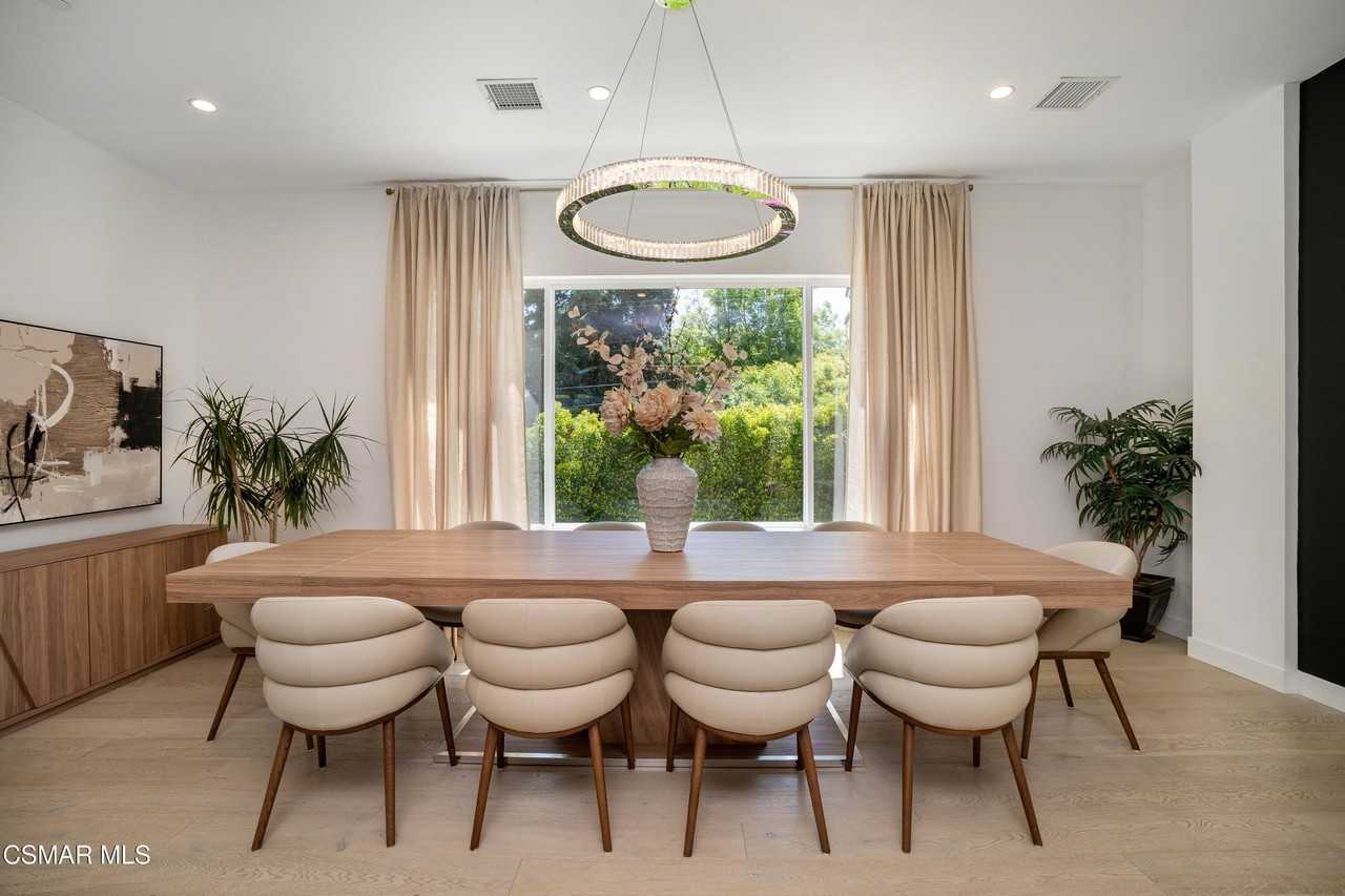 19067 Sprague St - Photo 5 of 28