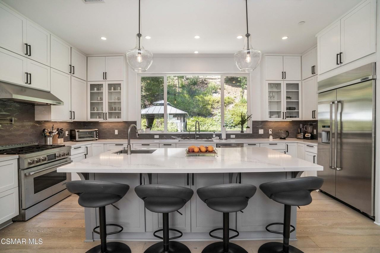 19067 Sprague St - Photo 7 of 28