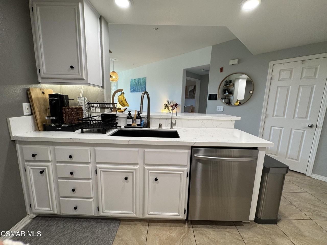 243 Riverdale Ct Apt 425 #425 - Photo 4 of 28