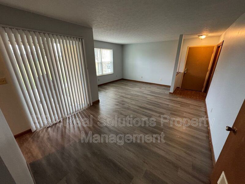 603 6th St Apt 1c - Photo 2 of 7