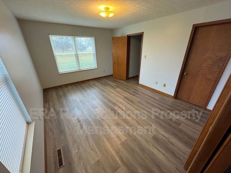 603 6th St Apt 1c - Photo 3 of 7