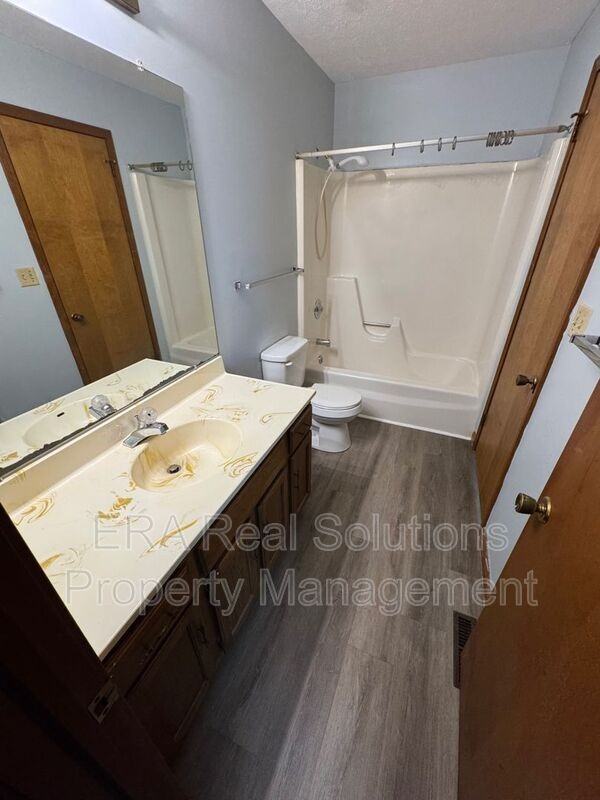 603 6th St Apt 1c - Photo 6 of 7