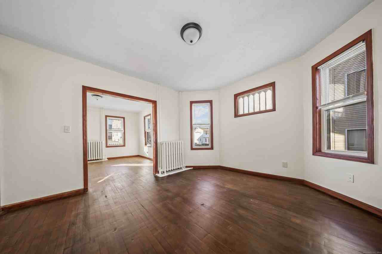 294 Bellevue St - Photo 7 of 24