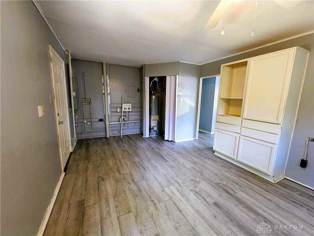 1303 Graystone Dr - Photo 3 of 15