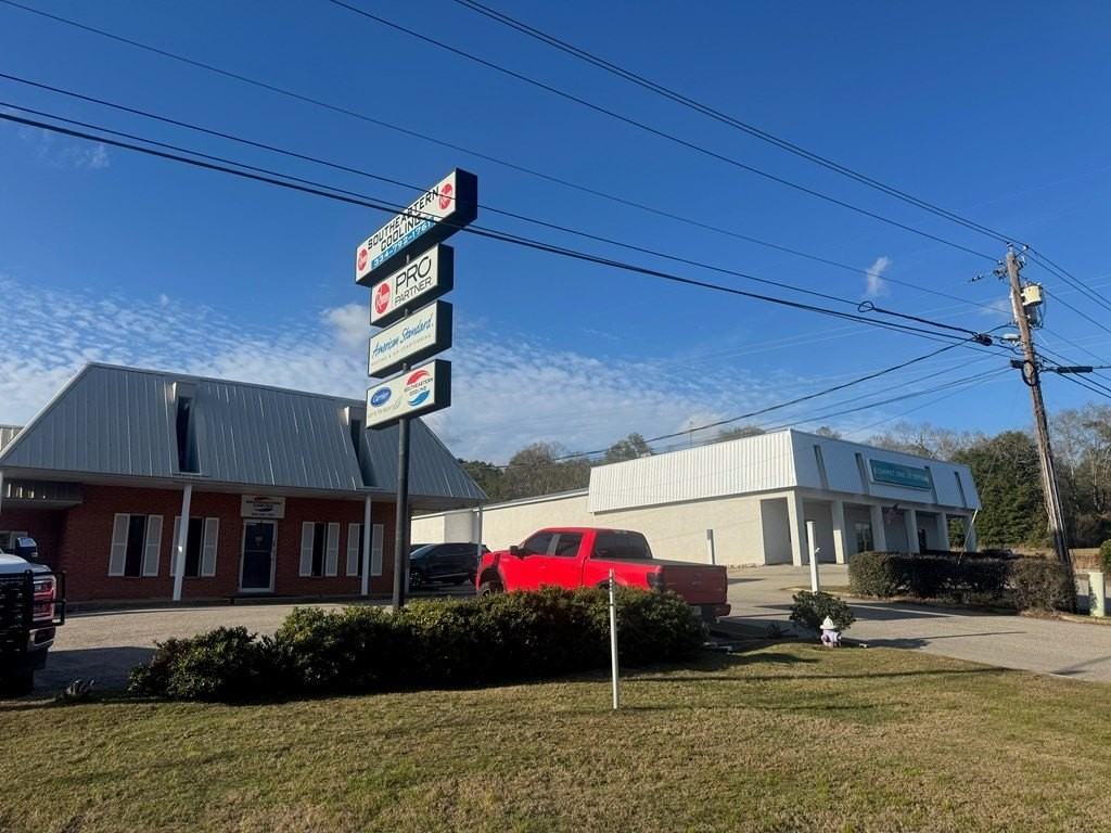 3935 Reeves St - Photo 2 of 14