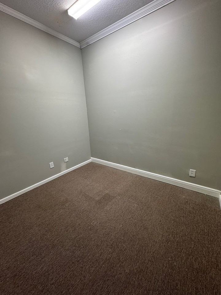 3935 Reeves St - Photo 5 of 14