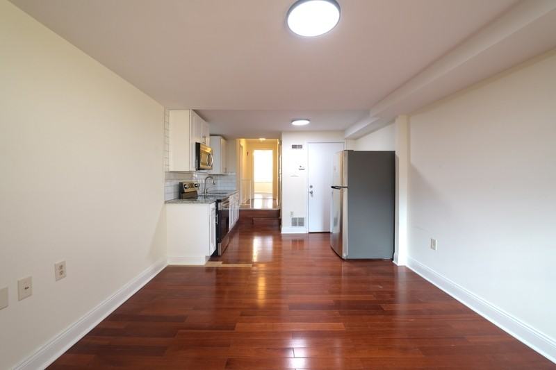 1547 S 13th St - Photo 4 of 19