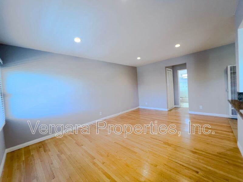 1806 Esplanade #6 - Photo 7 of 24