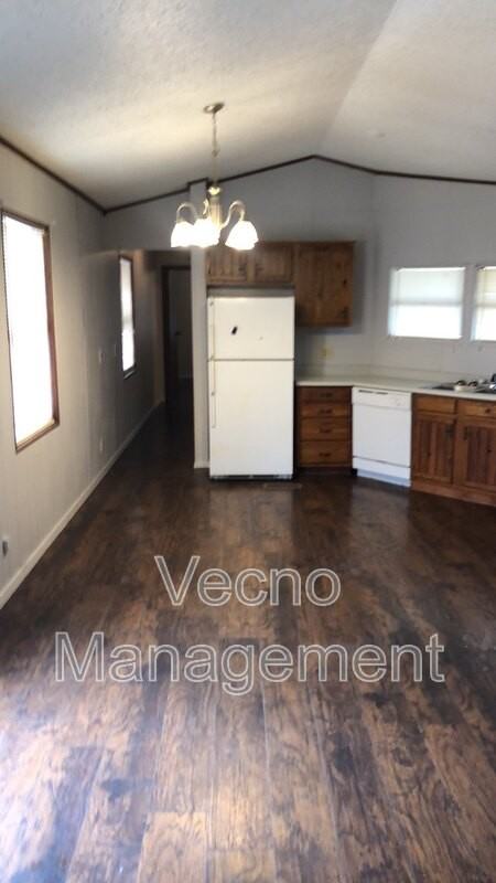 201 S Preston Rd #22 - Photo 4 of 23