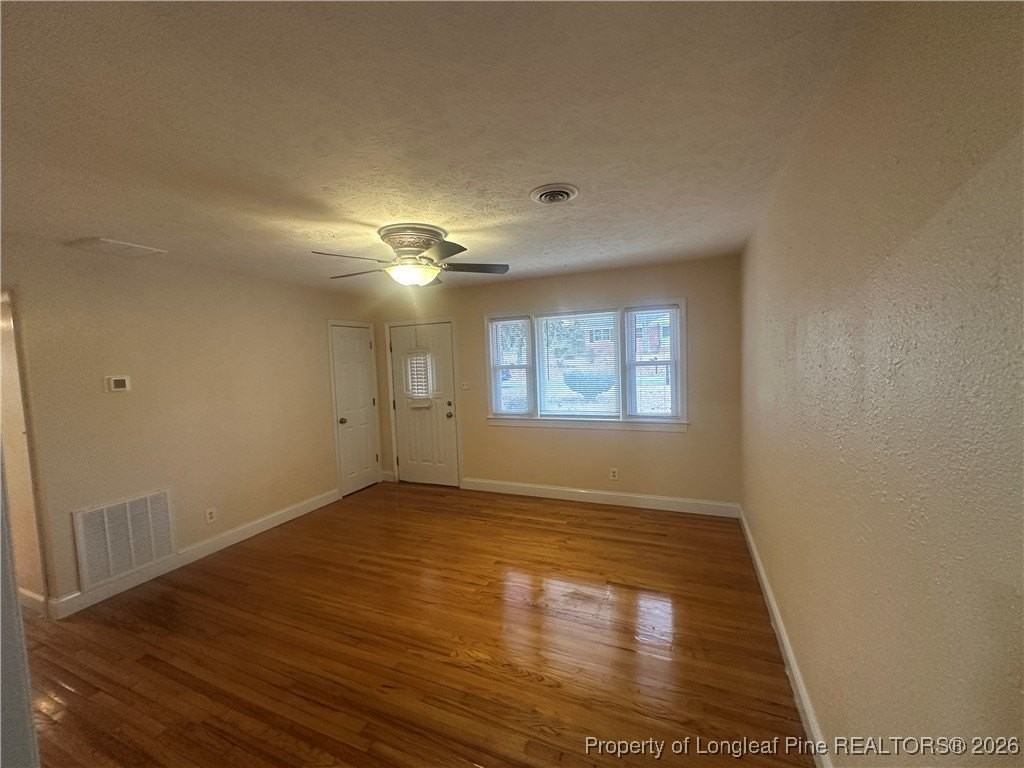 6120 Conaway Dr - Photo 5 of 28