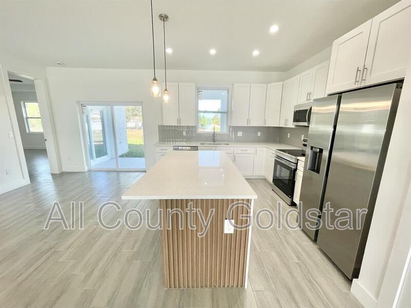 4661 Fairlane Dr - Photo 5 of 23