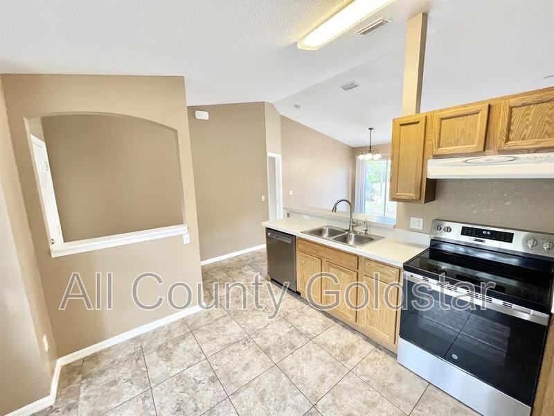 2502 Trianna St - Photo 5 of 10