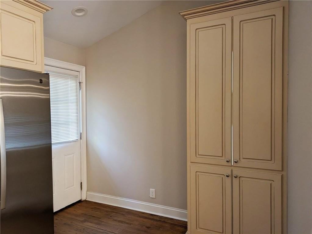 1474 Alverado Way - Photo 5 of 20