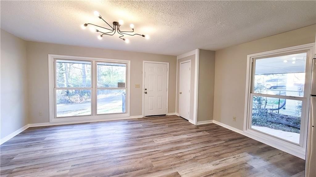 755 Fallview Dr - Photo 4 of 31