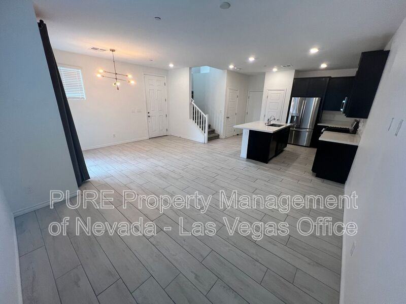 7366 N Decatur Blvd #4 - Photo 7 of 50