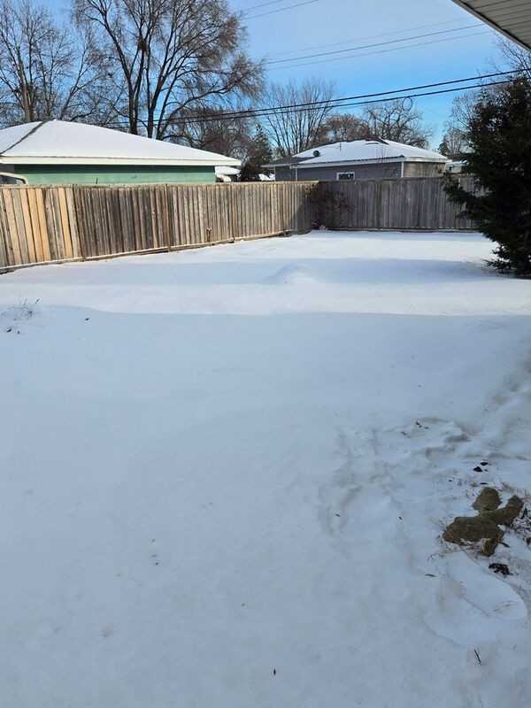 5800 Girard Ave N - Photo 5 of 32