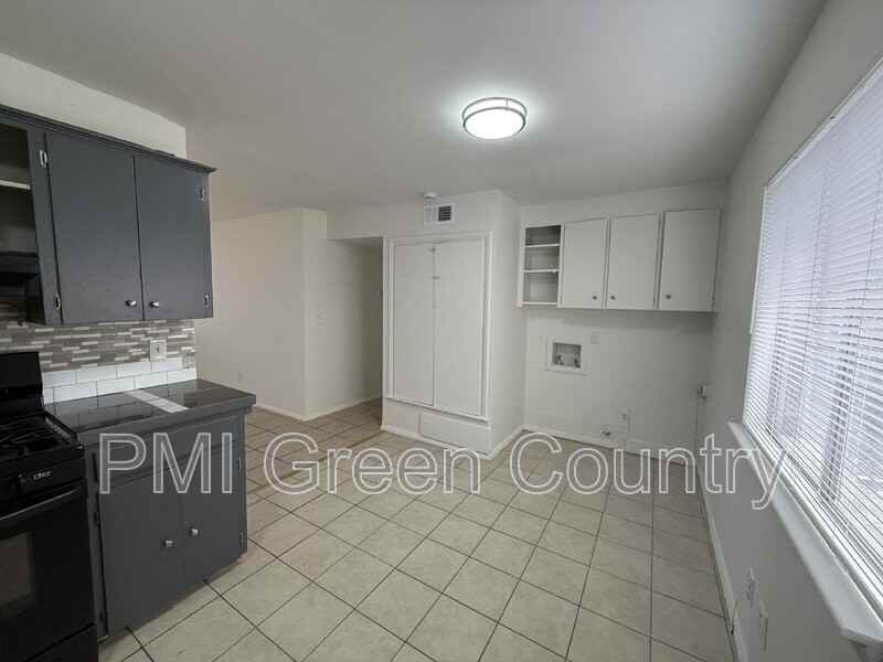 1418 S 73rd East Ave - Photo 5 of 9