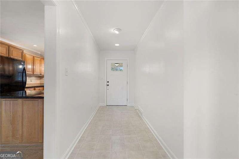 3088 Majestic Cir - Photo 3 of 34