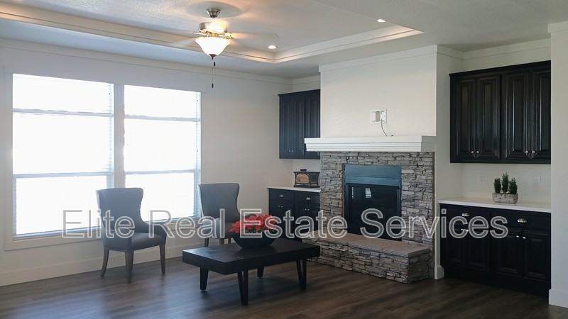 1053 Madison Ave - Photo 7 of 31