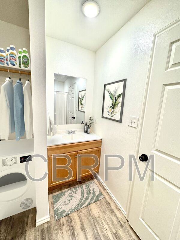 2127 E Broadway #2 - Photo 4 of 26