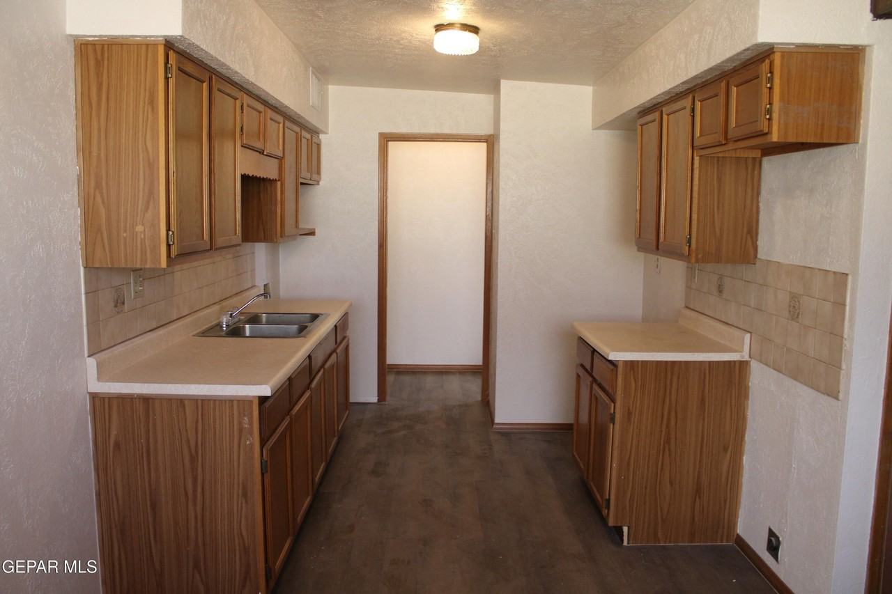 5229 Cornell Ave - Photo 6 of 21