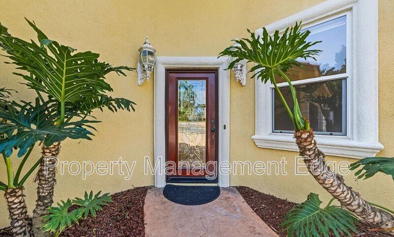 1107 Las Flores Dr - Photo 5 of 29