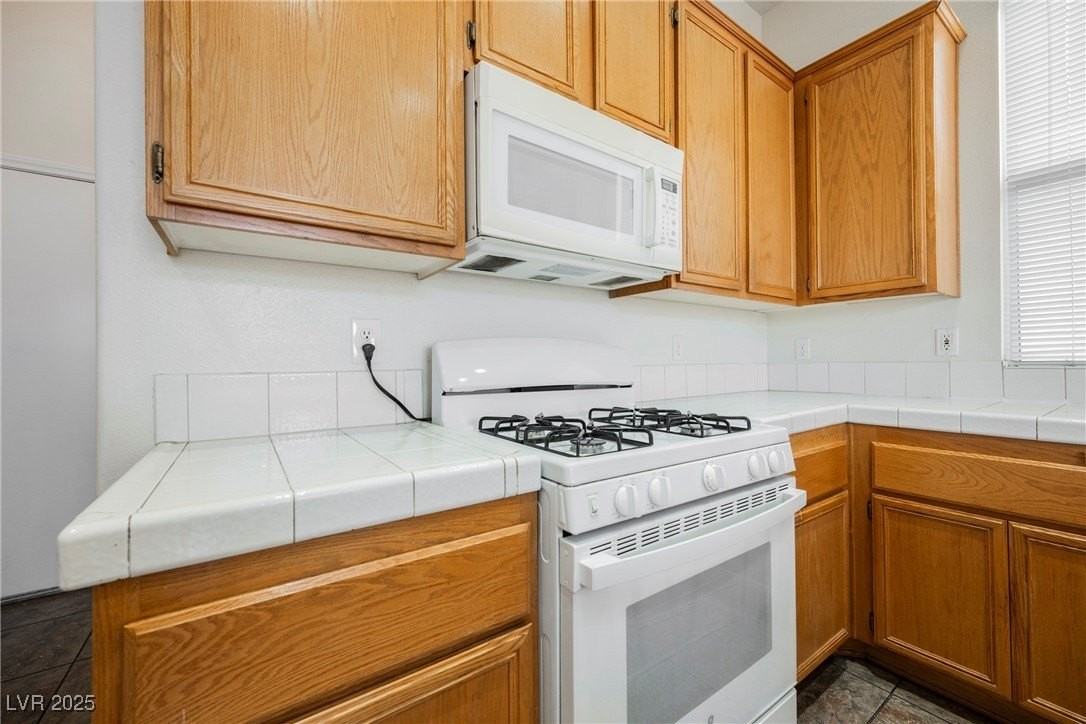 9716 Panorama Cliff Dr - Photo 3 of 45