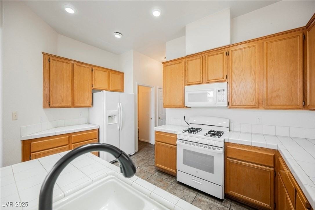 9716 Panorama Cliff Dr - Photo 5 of 45