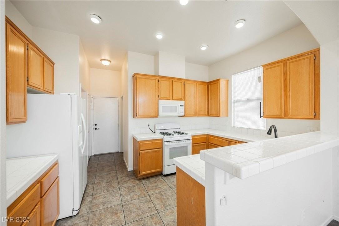 9716 Panorama Cliff Dr - Photo 7 of 45