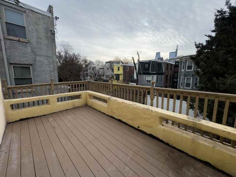 2036 Wallace St - Photo 5 of 29