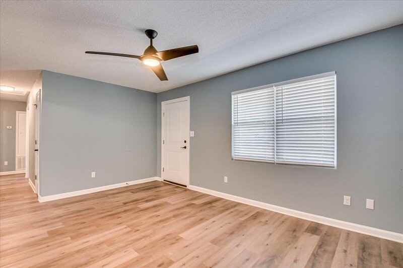 2572 Tara Heights Cir - Photo 7 of 30