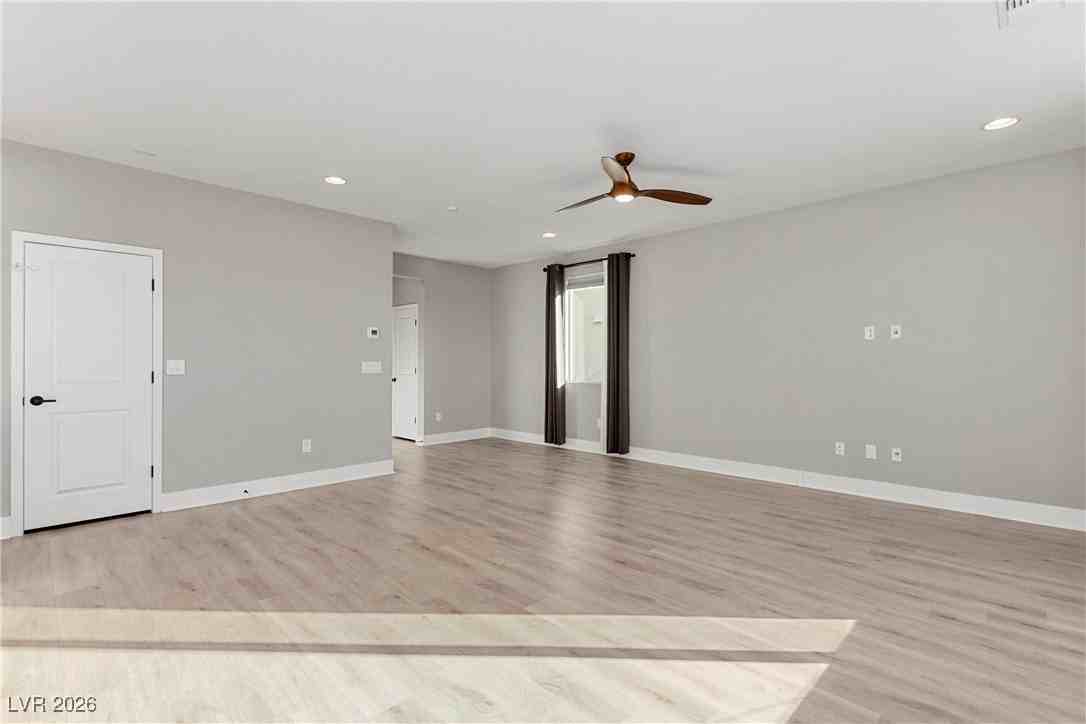 9929 Fletcher Peak Ave - Photo 6 of 30