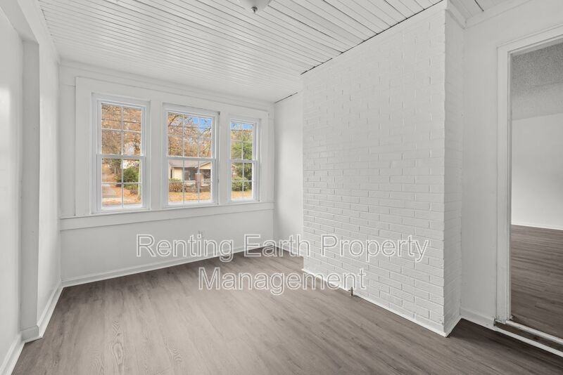 741 9th Ave W - Photo 7 of 23