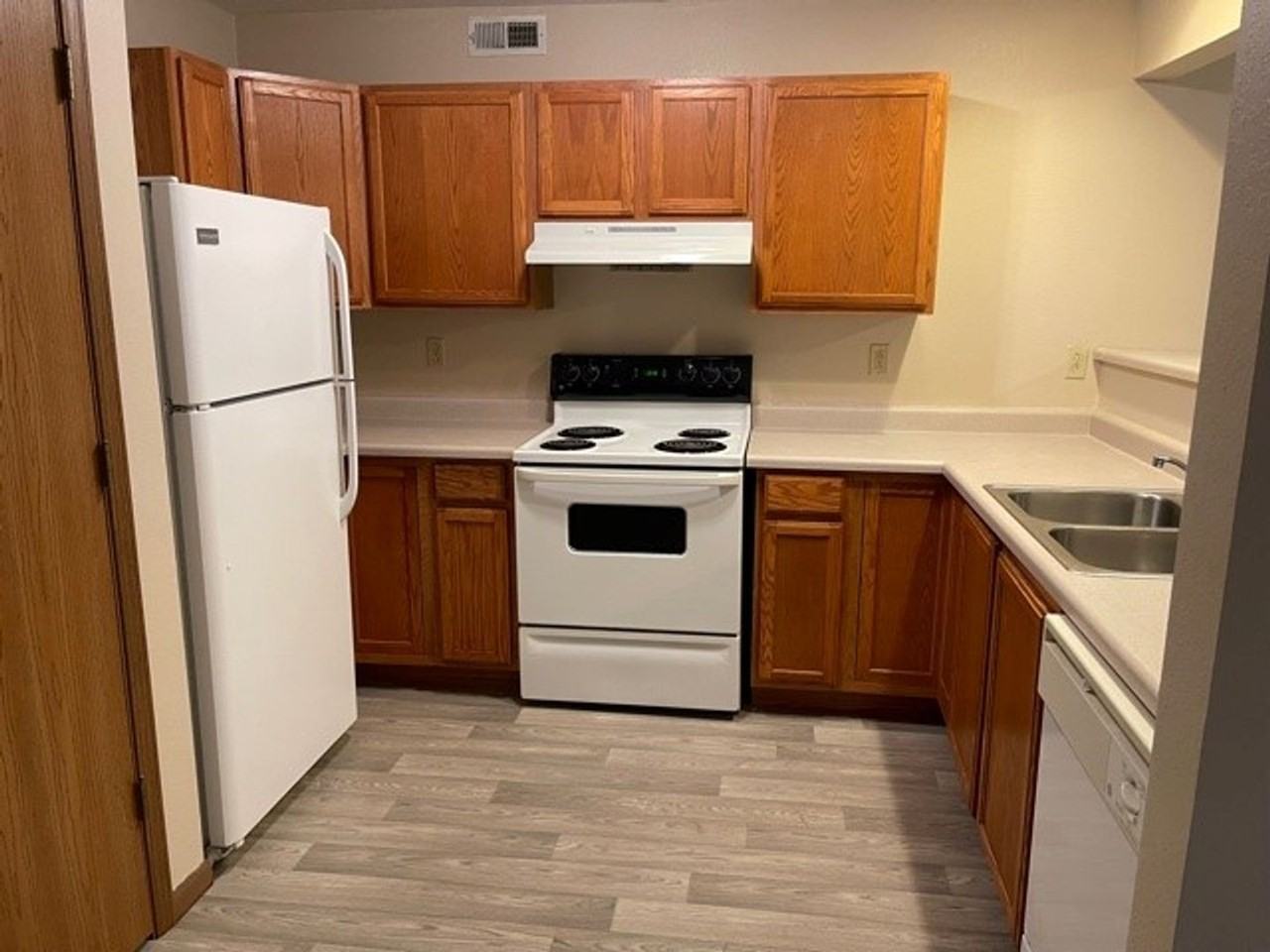 1407 S State St - Photo 2 of 18