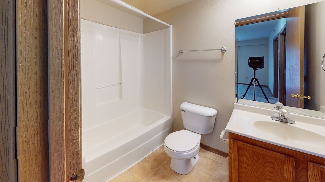 1407 S State St - Photo 4 of 18