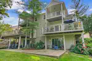 featured image of 55 Tayside St