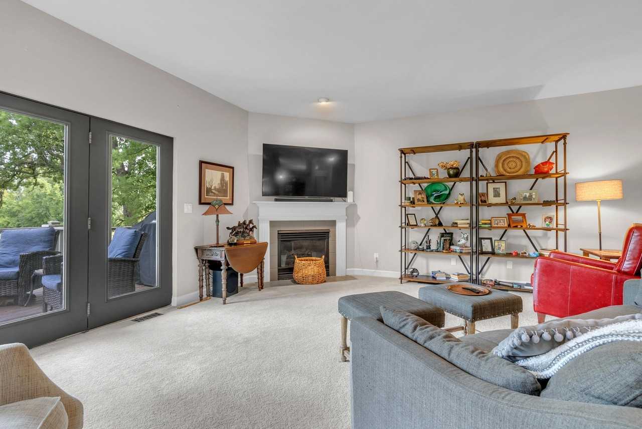 55 Tayside St - Photo 7 of 34