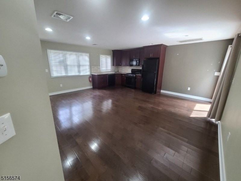 126 Mack St - Photo 6 of 13