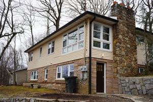 featured image of 699 Lillian Rd