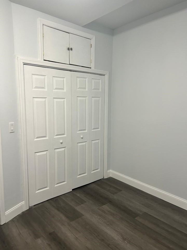 61 65th St #1 - Photo 6 of 10