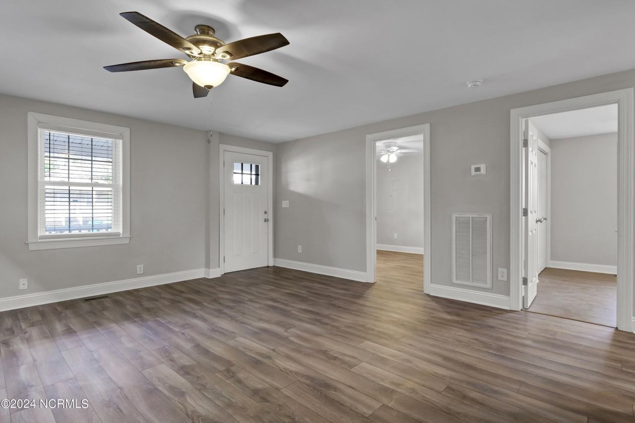 708 Dawson St - Photo 4 of 21