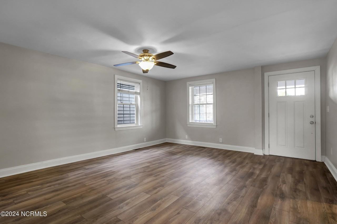 708 Dawson St - Photo 5 of 21