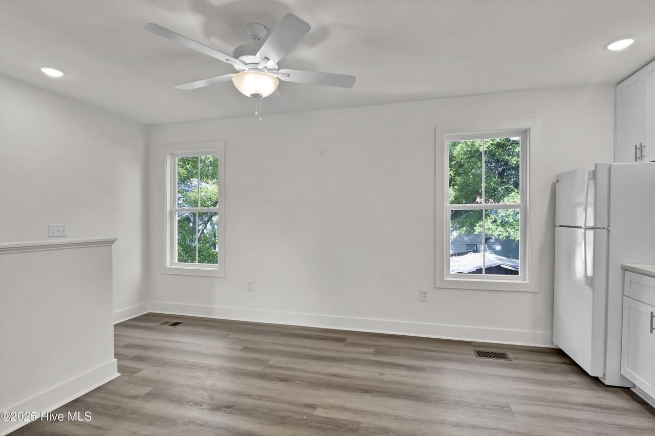 313 Queen St Unit A #A - Photo 3 of 9