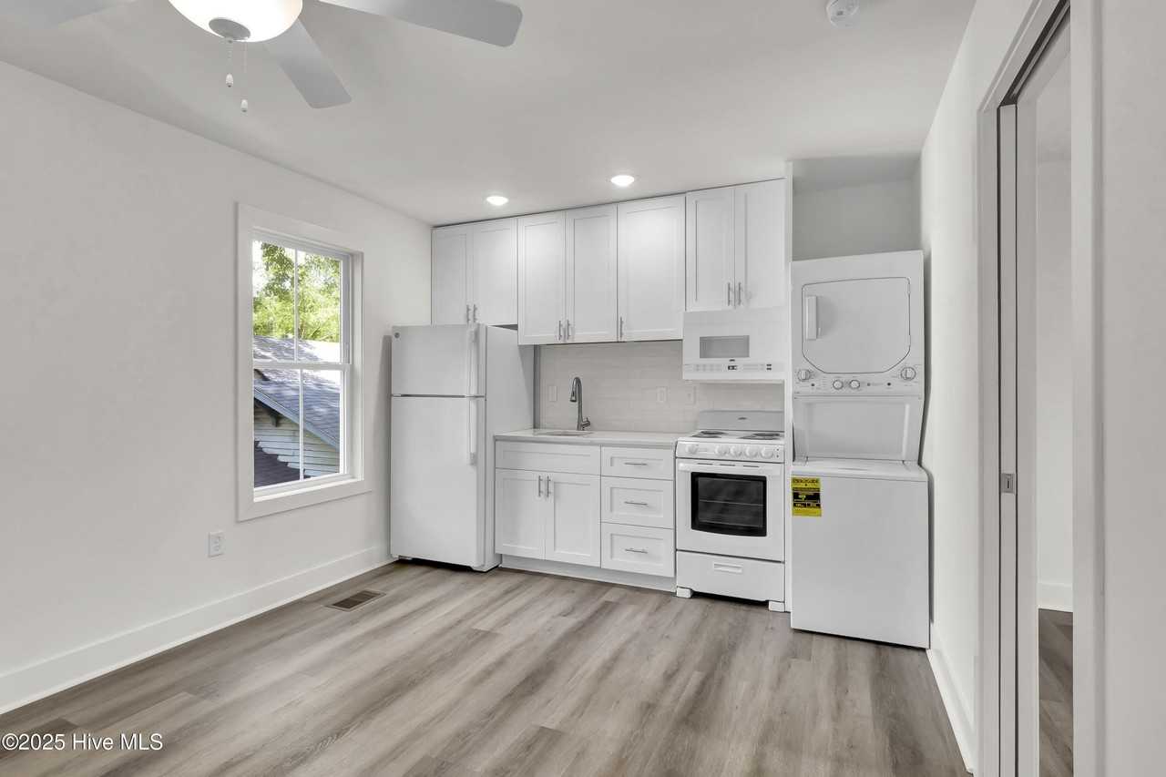 313 Queen St Unit A #A - Photo 5 of 9