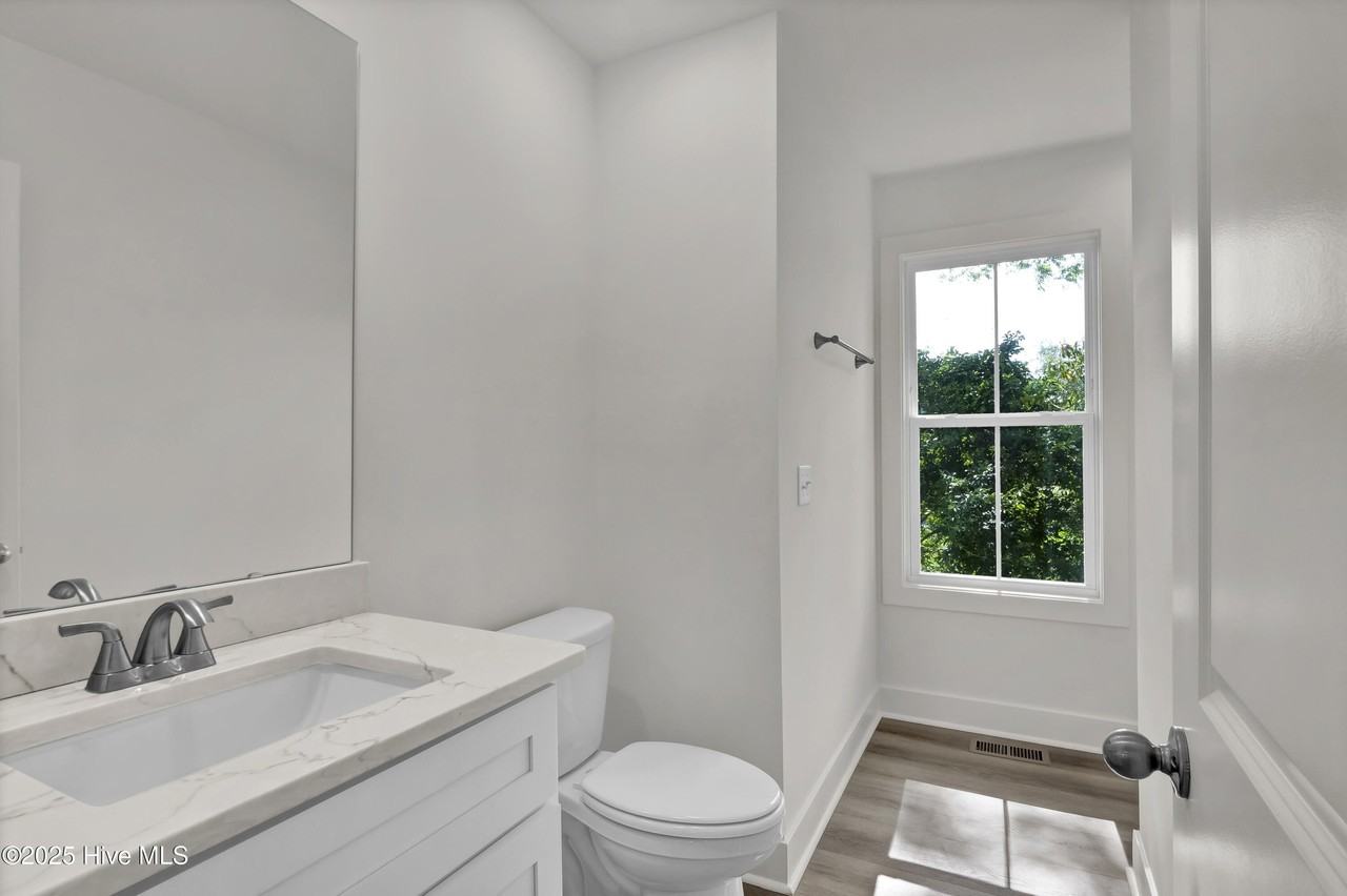 313 Queen St Unit A #A - Photo 6 of 9