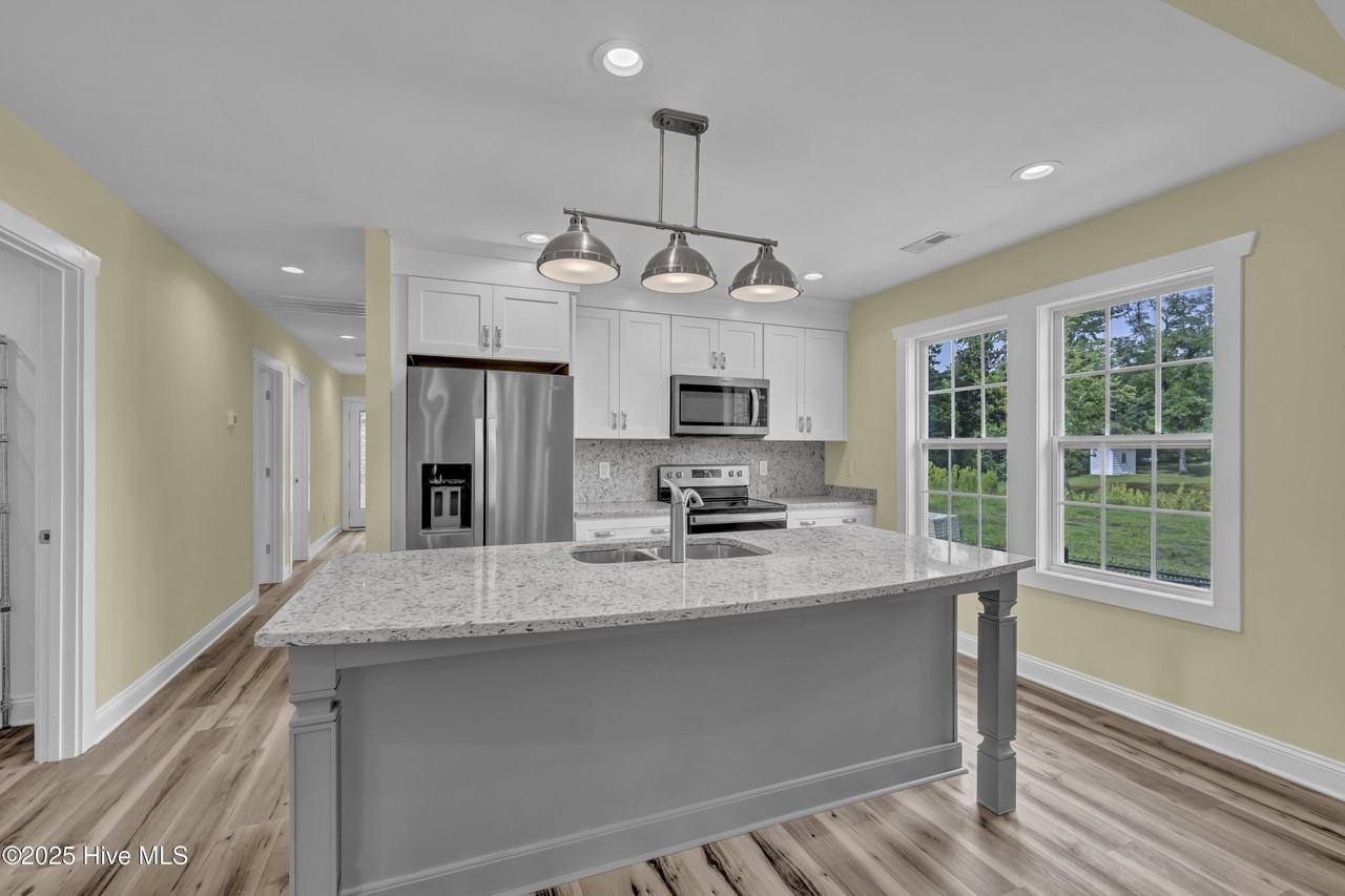 4009 Alandale Dr - Photo 6 of 21